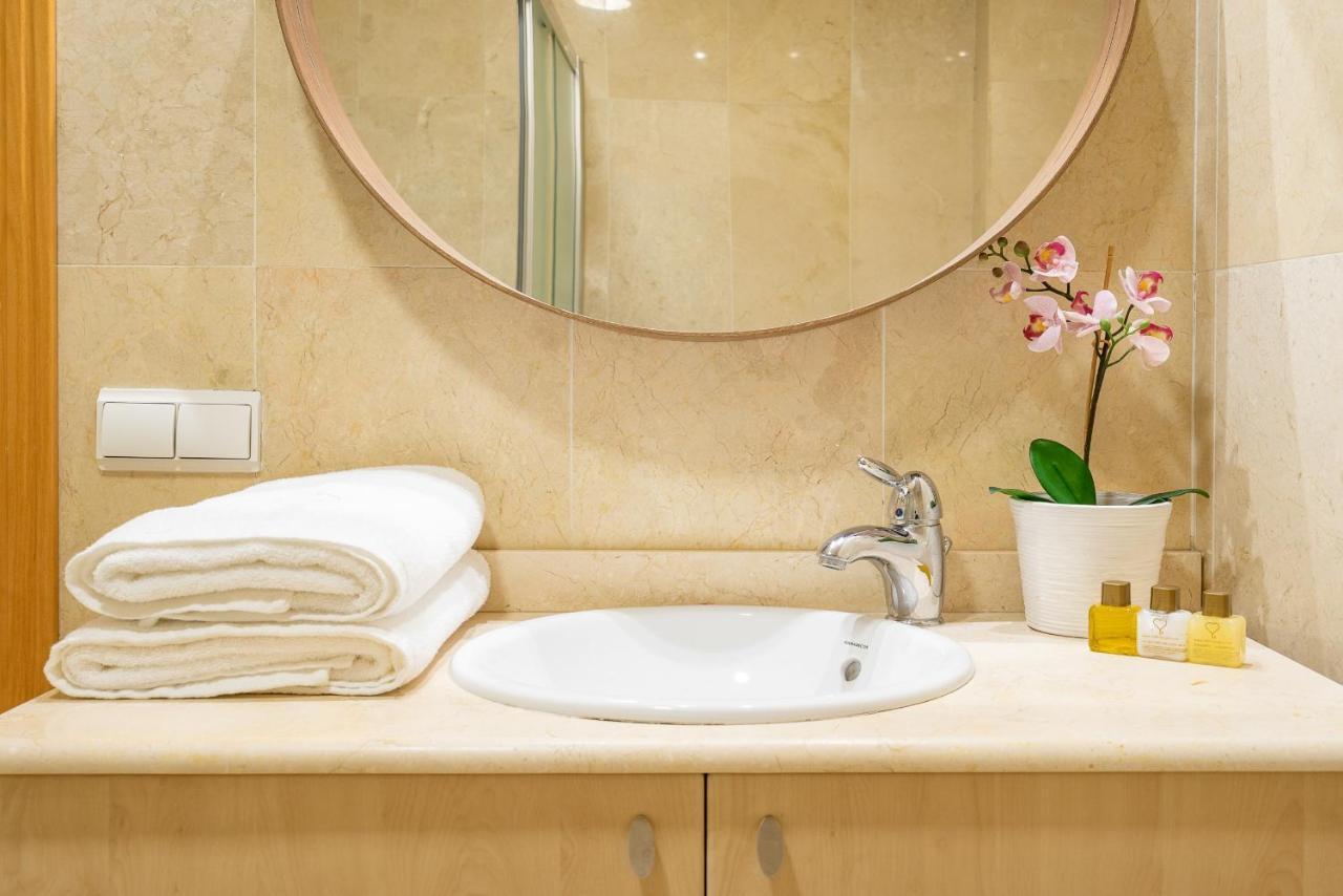 Homeabout Fresca Apartment I Малага Экстерьер фото